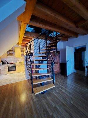 Blick Küche, Aufgang Galerie