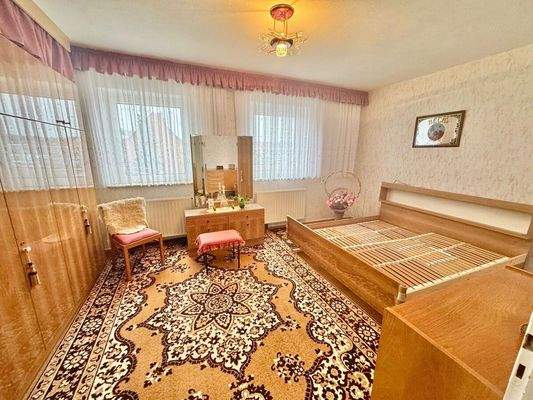 großes Zimmer Obergeschoss