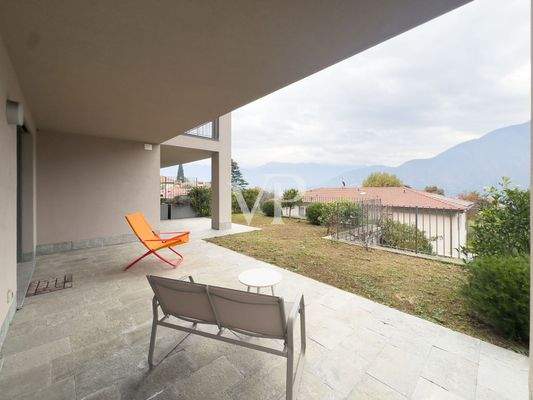 portico e giardino privato