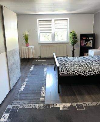 Helles Zimmer mit ca. 18 m².jpg