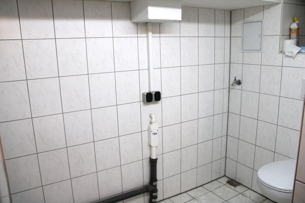 Waschraum mit Garten WC