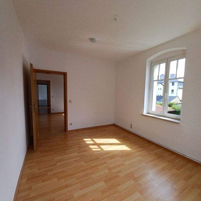 Sehr schöne helle 2 Raum Wohnung ab sofort in Lichtentanne zu vermieten - Foto 4