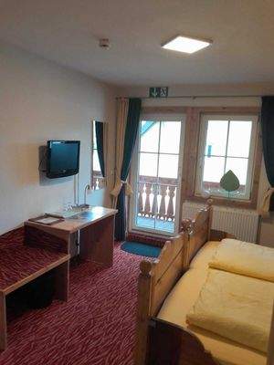 Doppelz. mit Bad und Balkon