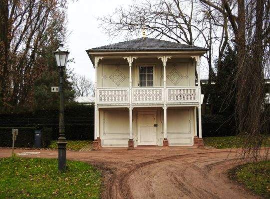 Teehäuschen, Park Rosenhöhe.jpg