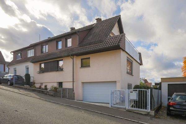 Gepflegte Doppelhaushäfte