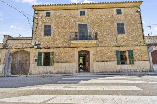 Dorfhaus Biniali Westfassade