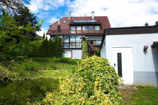 Gartenseite mit Abstellraum