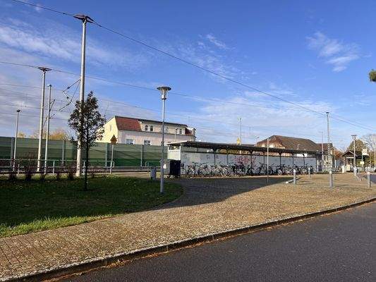 Vorplatz Bahnhof / Fahrradständer