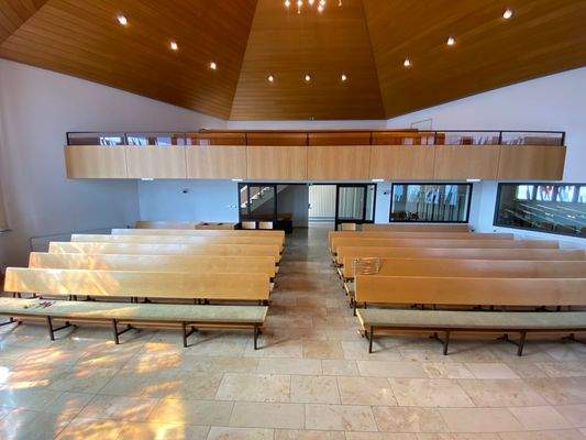 Kirchensaal Blick Empore.JPG