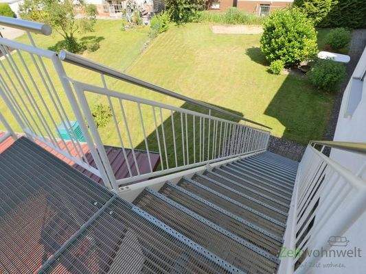 Außentreppe von der Gebäuderückseite