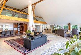 Wohnbereich mit Designkamin