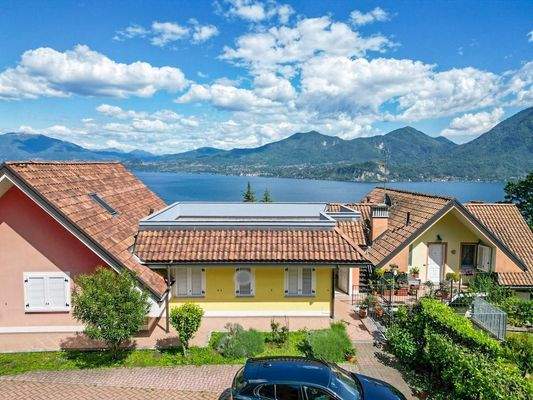 40 m² Dachterrasse mit Berg- und Seeblick