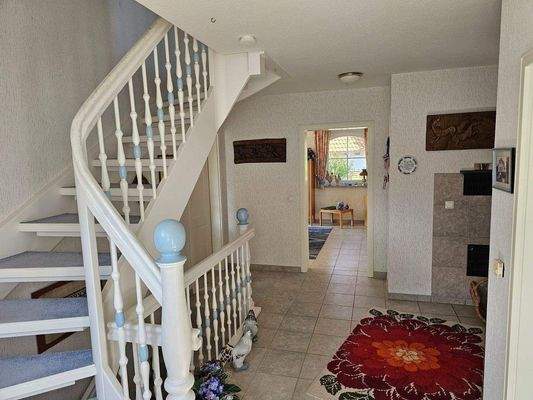 Diele mit Treppe zum Dachgeschoss