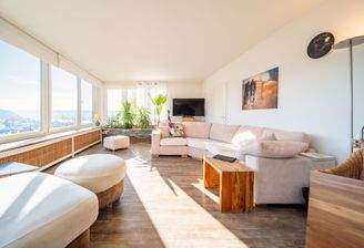 Wohnzimmer mit schöner Aussicht