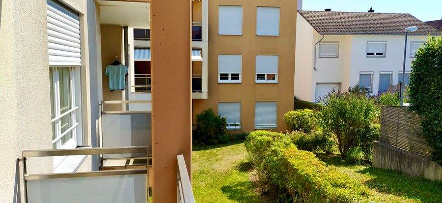 Blick vom Balkon ins Grüne