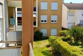 Blick vom Balkon ins Grüne