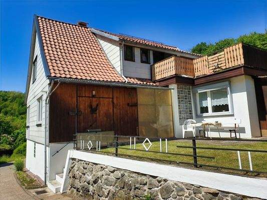 Nordfassade Hauseingang Garten Dachterrasse