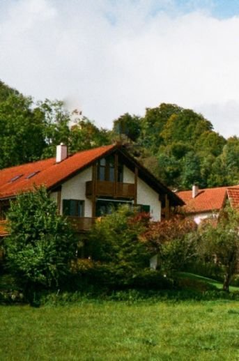 Schönes Wohnhaus mit viel Grund in Seßlach