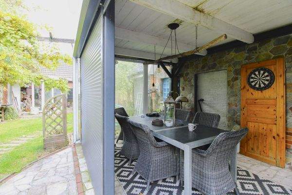 überdachte Terrasse