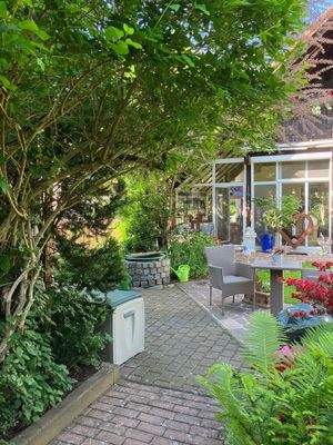 einer von mehreren Sitzplätzen