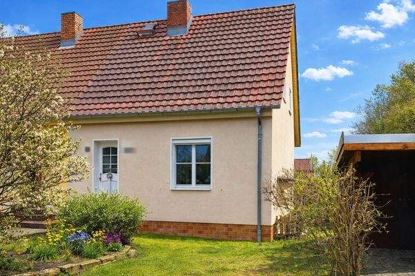 Hausansicht - Vorgarten