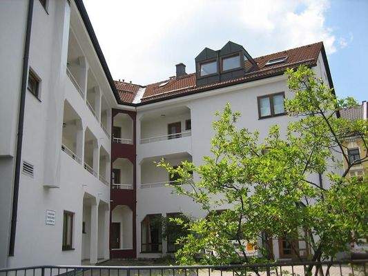 Innenhof mit Laubengang