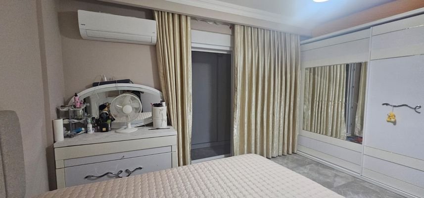 2. Schlafzimmer -3-