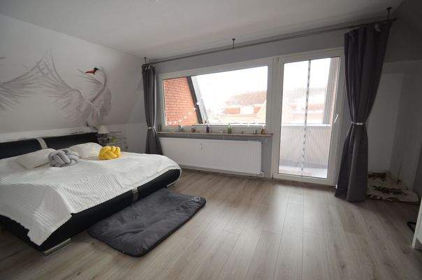 DG Schlafzimer mit großer Loggia...