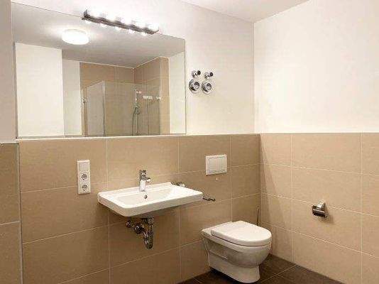 Badezimmer Ansicht 1