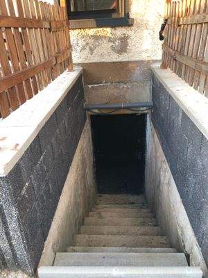 Treppe Keller.jpg