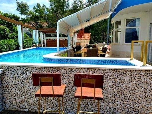 Sorgenfreie Stunden im Pool und im Whirlpool