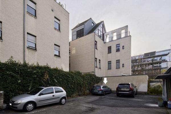 Außenstellplatz im gesicherten Innenhof