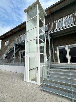 EingangAufzug (1)