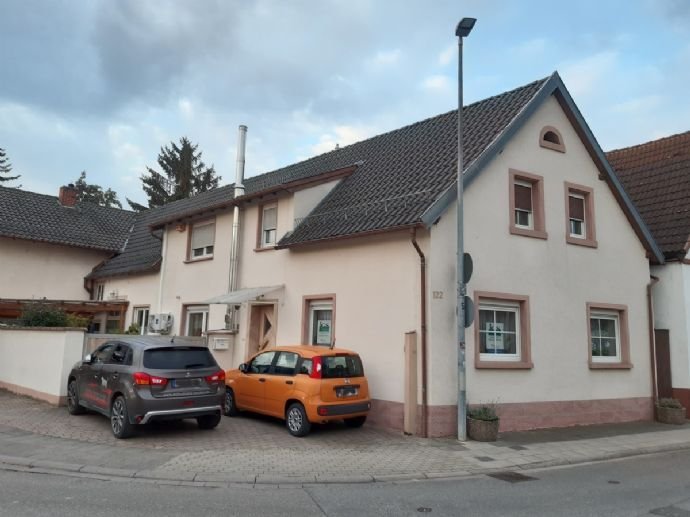 Eine Wohnung? Besser ein Haus für sich allein - hier in Rödersheim-Gronau.