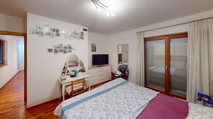 Gargazon-Gargazzone-Vierzimmerwohnung-quadrilocale-Garten-giardino-Garage-Stellplatz-posto macchina-Videoüberwachung-Alarmanlage-Keller-cantina