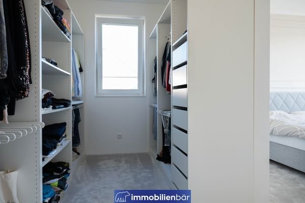 Begehbarer Schrank