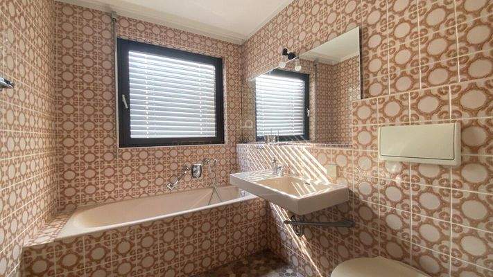 Badezimmer mit Wanne