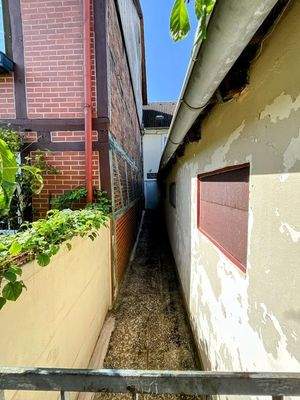 Zugang zum Hinterhaus