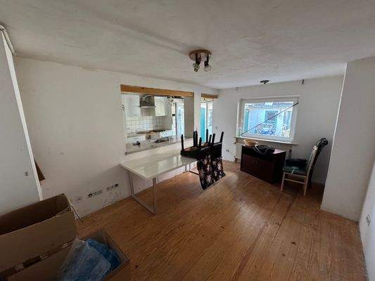 WE2 Zimmer 2 & Küche.JPG