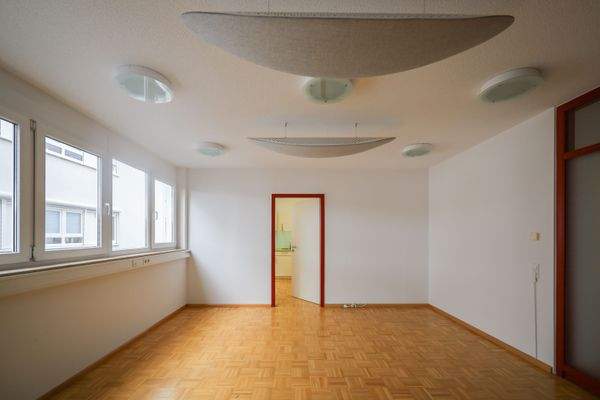 Besprechungsraum/Büro 6