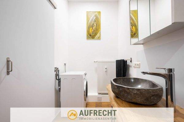 modernes Badezimmer