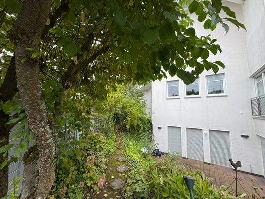 Blick auf ELW mit Terrasse 