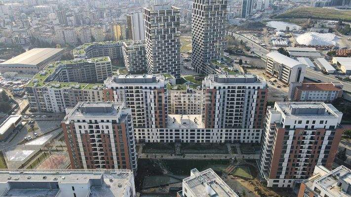 Apartments Near D-100 Highway and Metro in Istanbul Kartal