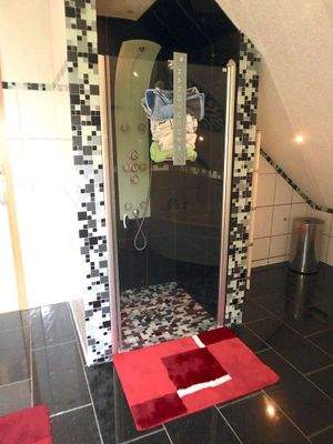 Tageslichtbad DG mit Luxusdusc