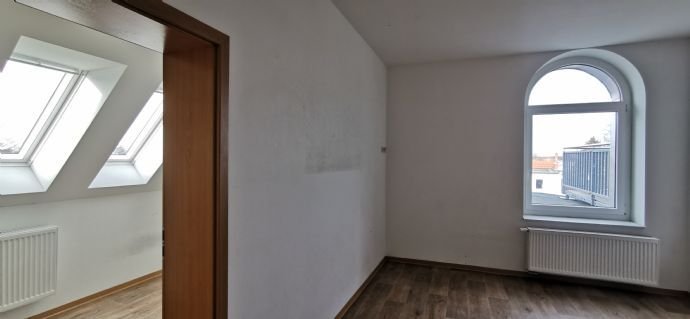 Schlafzimmer und Ankleidezimmer o. Büro