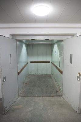 Ladefläche und Aufzugsnotruf