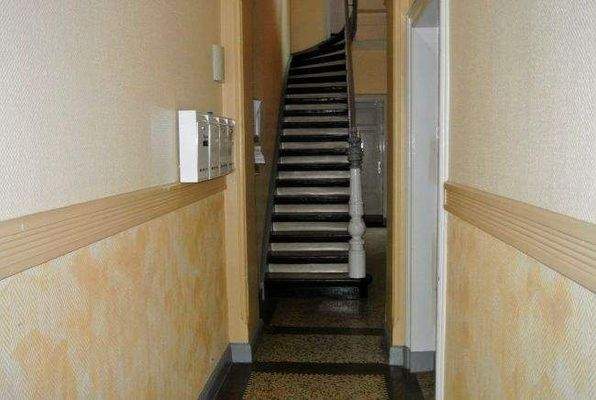 Typische Treppenhäuser im Altbau mit Etagen.Räumen