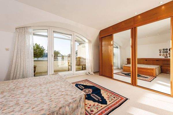 Schlafzimmer 1 im Dachgeschoss