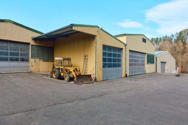 Halle 2 mit Nebengebäude 