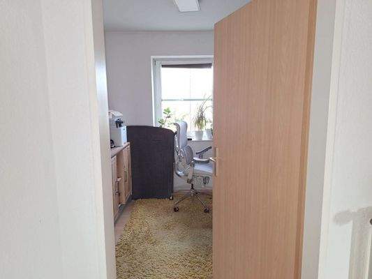 Arbeits- oder Kinderzimmer